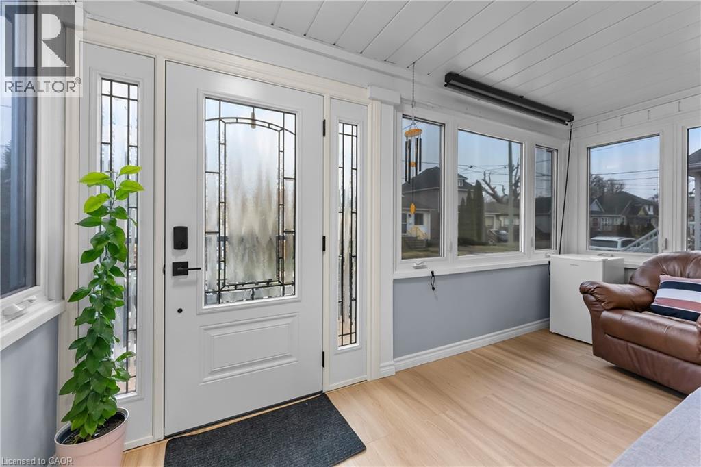 33 Richmond Avenue, St. Catharines, Ontario  L2R 3W6 - Photo 4 - 40814093