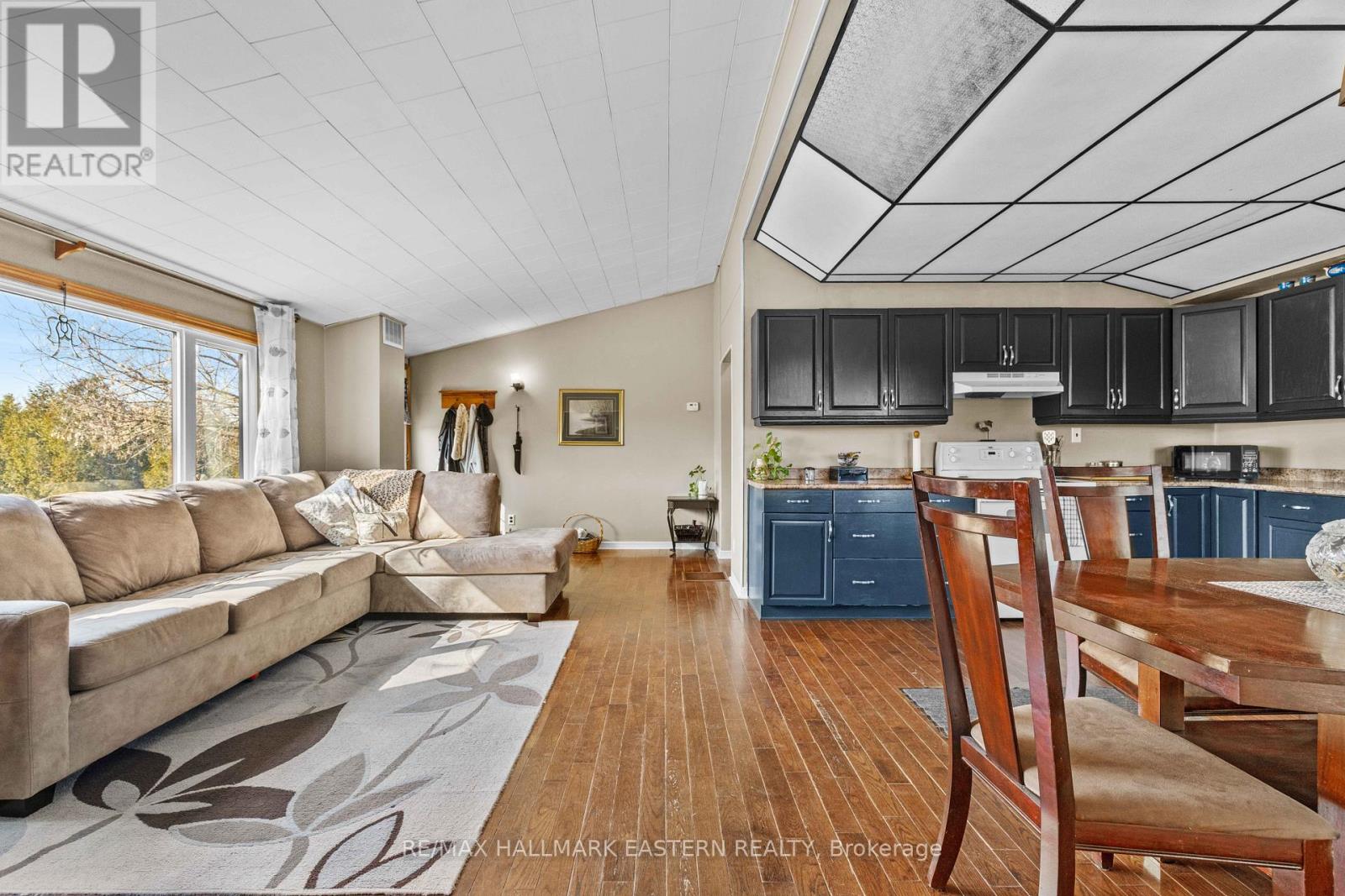 700 Golf Course Road, Douro-Dummer, Ontario  K0L 2H0 - Photo 9 - X12992550