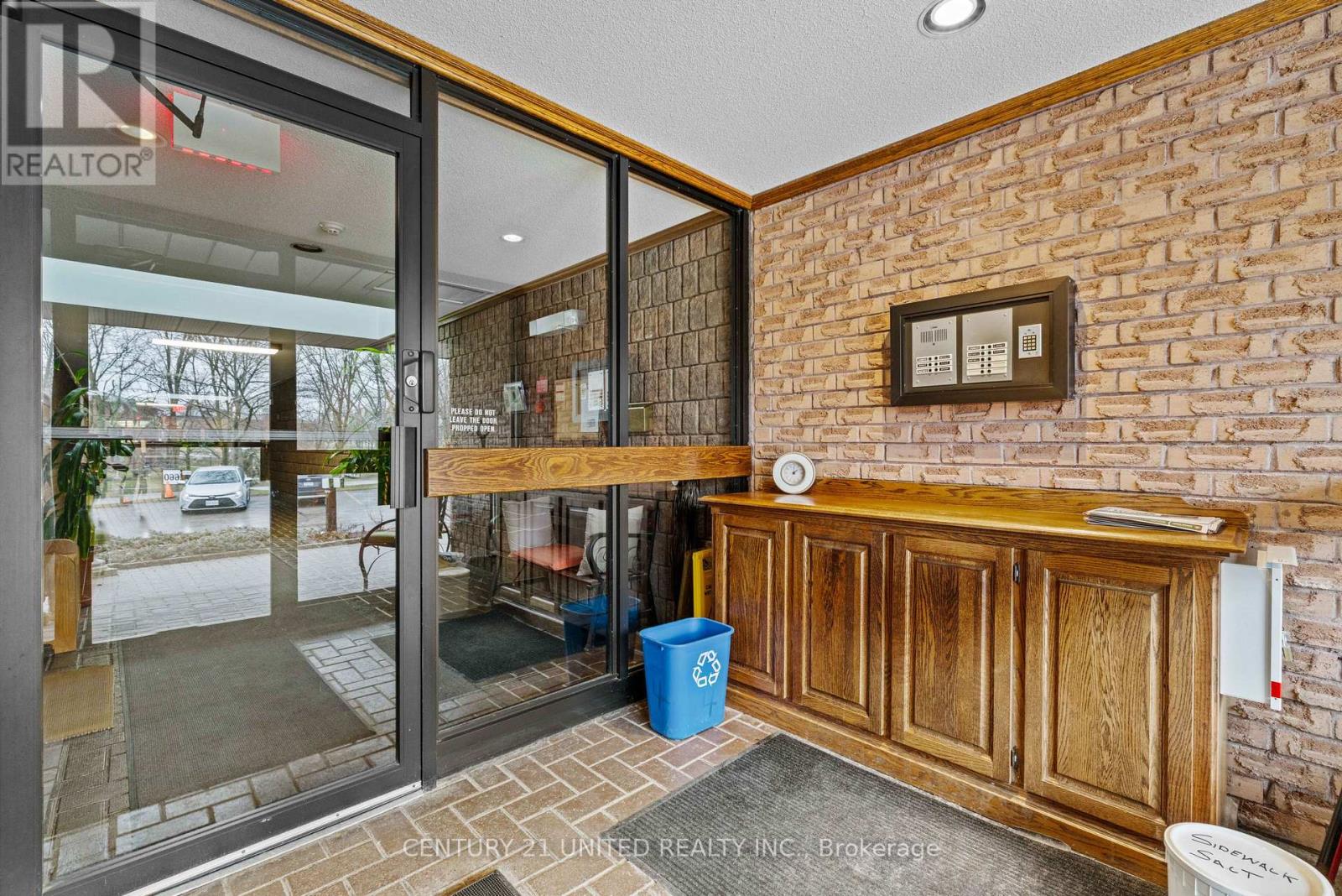 3 - 660 Whitaker Street, Peterborough, Ontario K9H 7L5 - Photo 2 - X12992660