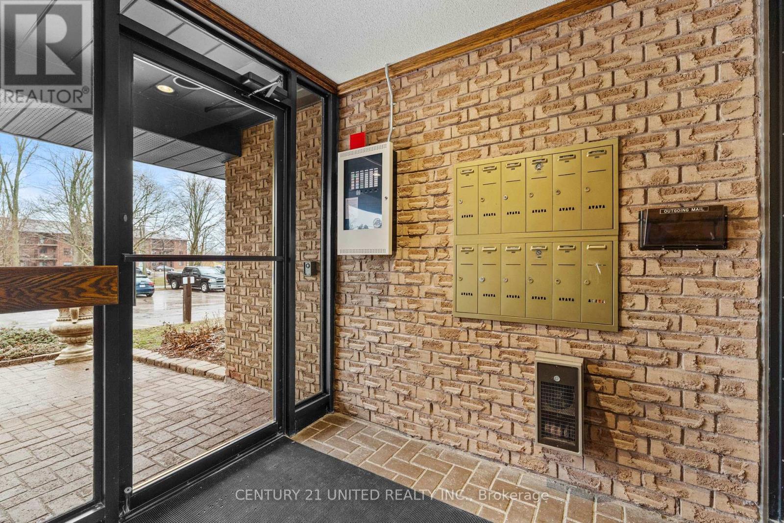 3 - 660 Whitaker Street, Peterborough, Ontario K9H 7L5 - Photo 3 - X12992660