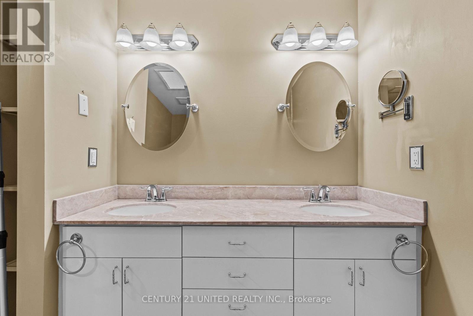 3 - 660 Whitaker Street, Peterborough, Ontario K9H 7L5 - Photo 34 - X12992660