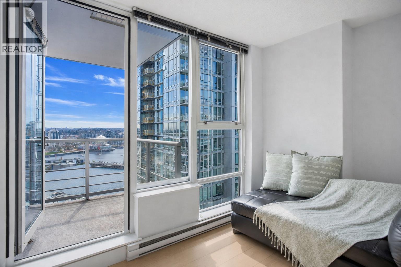 2209 602 Citadel Parade, Vancouver, British Columbia V6B 1X2 - Photo 2 - R3107299