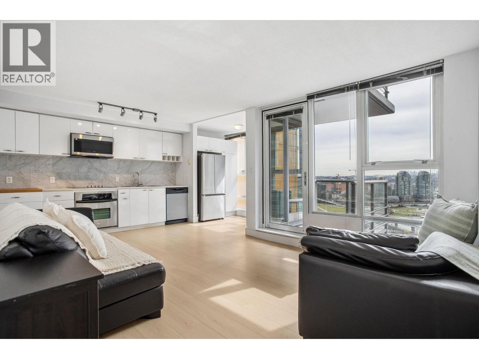 2209 602 Citadel Parade, Vancouver, British Columbia V6B 1X2 - Photo 3 - R3107299