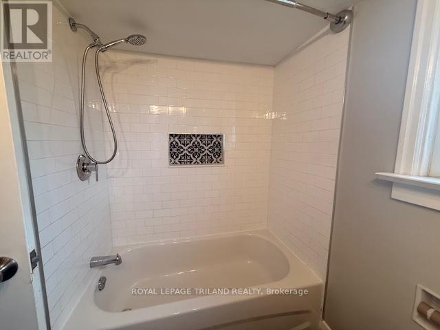 63 Greenfield Drive, London South, Ontario  N6E 1M8 - Photo 14 - X12992764