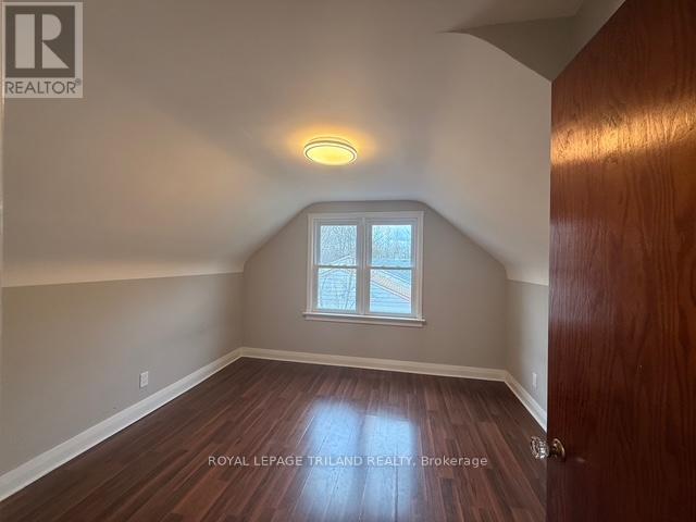 63 Greenfield Drive, London South, Ontario  N6E 1M8 - Photo 17 - X12992764