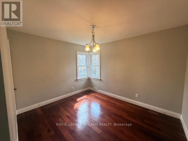 63 Greenfield Drive, London South, Ontario  N6E 1M8 - Photo 4 - X12992764