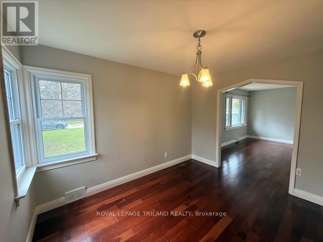 63 Greenfield Drive, London South, Ontario  N6E 1M8 - Photo 5 - X12992764