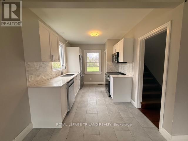 63 Greenfield Drive, London South, Ontario  N6E 1M8 - Photo 6 - X12992764