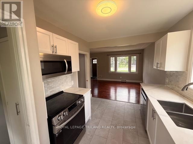 63 Greenfield Drive, London South, Ontario  N6E 1M8 - Photo 9 - X12992764