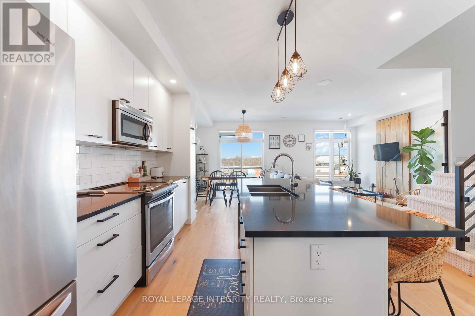 502 Labrador Crescent, Ottawa, Ontario K1T 0R4 - Photo 11 - X12992568