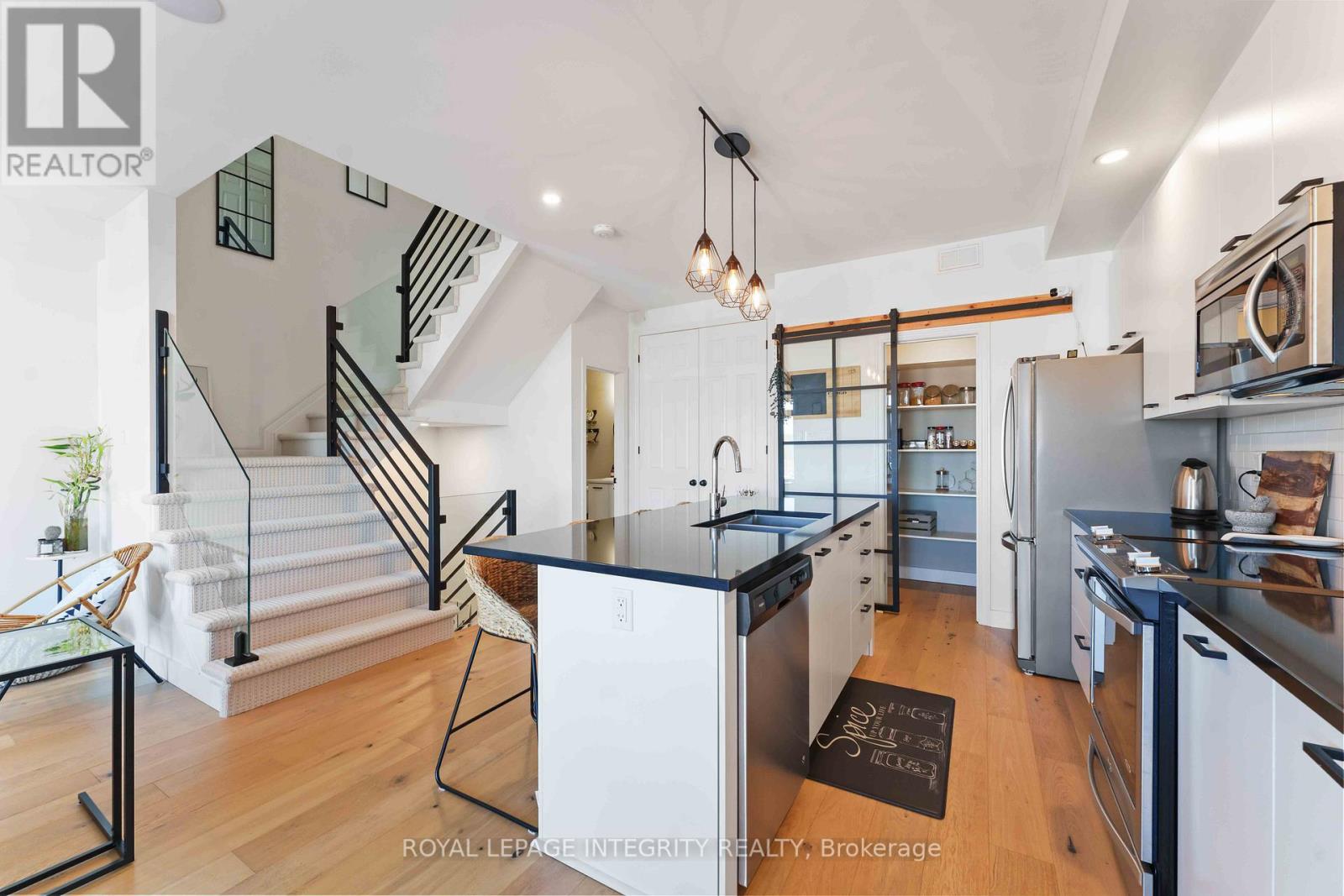 502 Labrador Crescent, Ottawa, Ontario K1T 0R4 - Photo 9 - X12992568