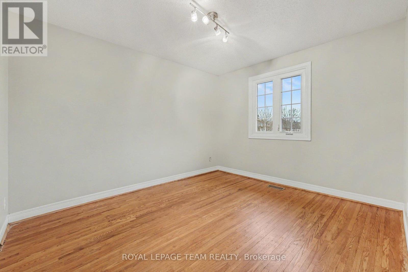 187 Monterey Drive, Ottawa, Ontario K2H 7A9 - Photo 23 - X12992580