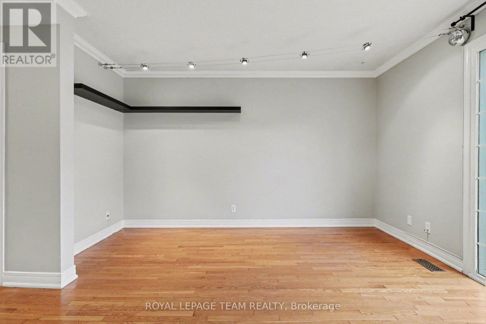 187 Monterey Drive, Ottawa, Ontario K2H 7A9 - Photo 7 - X12992580