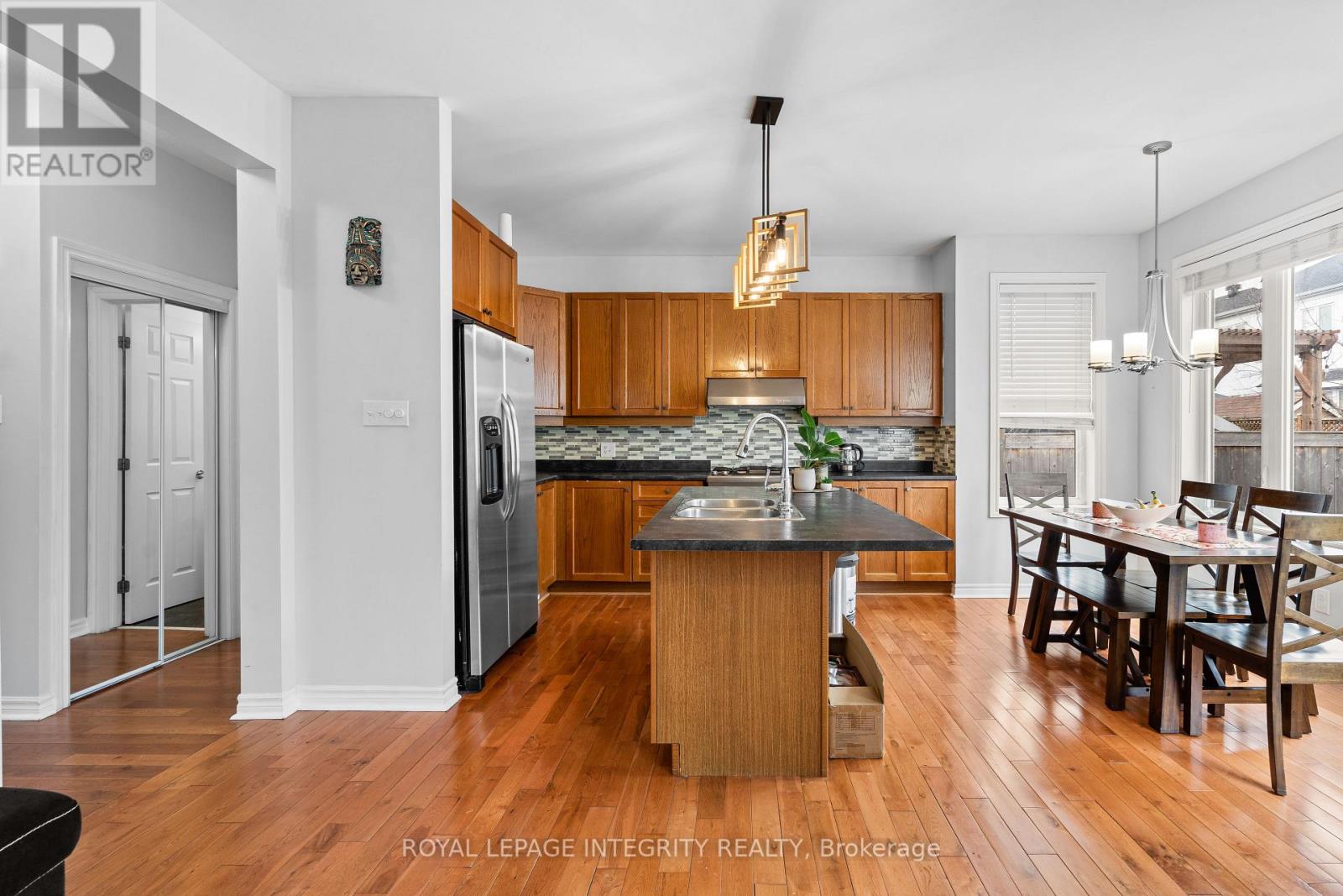 102 Sonesta Circle, Ottawa, Ontario K2S 0G6 - Photo 8 - X12992668