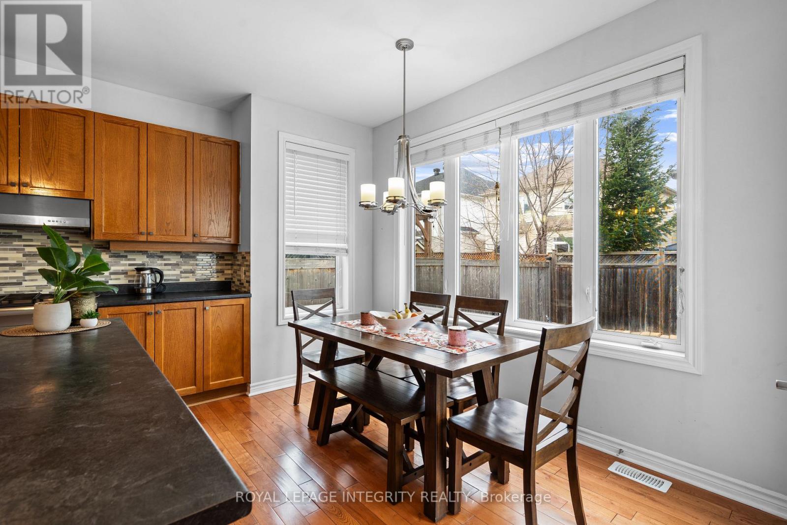 102 Sonesta Circle, Ottawa, Ontario K2S 0G6 - Photo 9 - X12992668