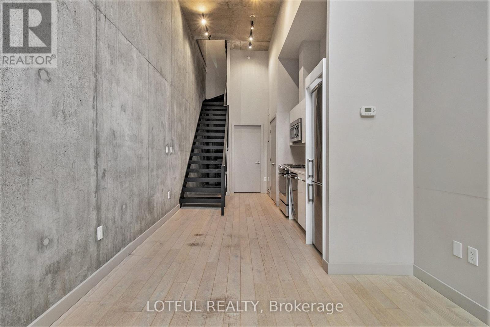 334 Gloucester Street, Ottawa, Ontario K1R 0C1 - Photo 3 - X12992738