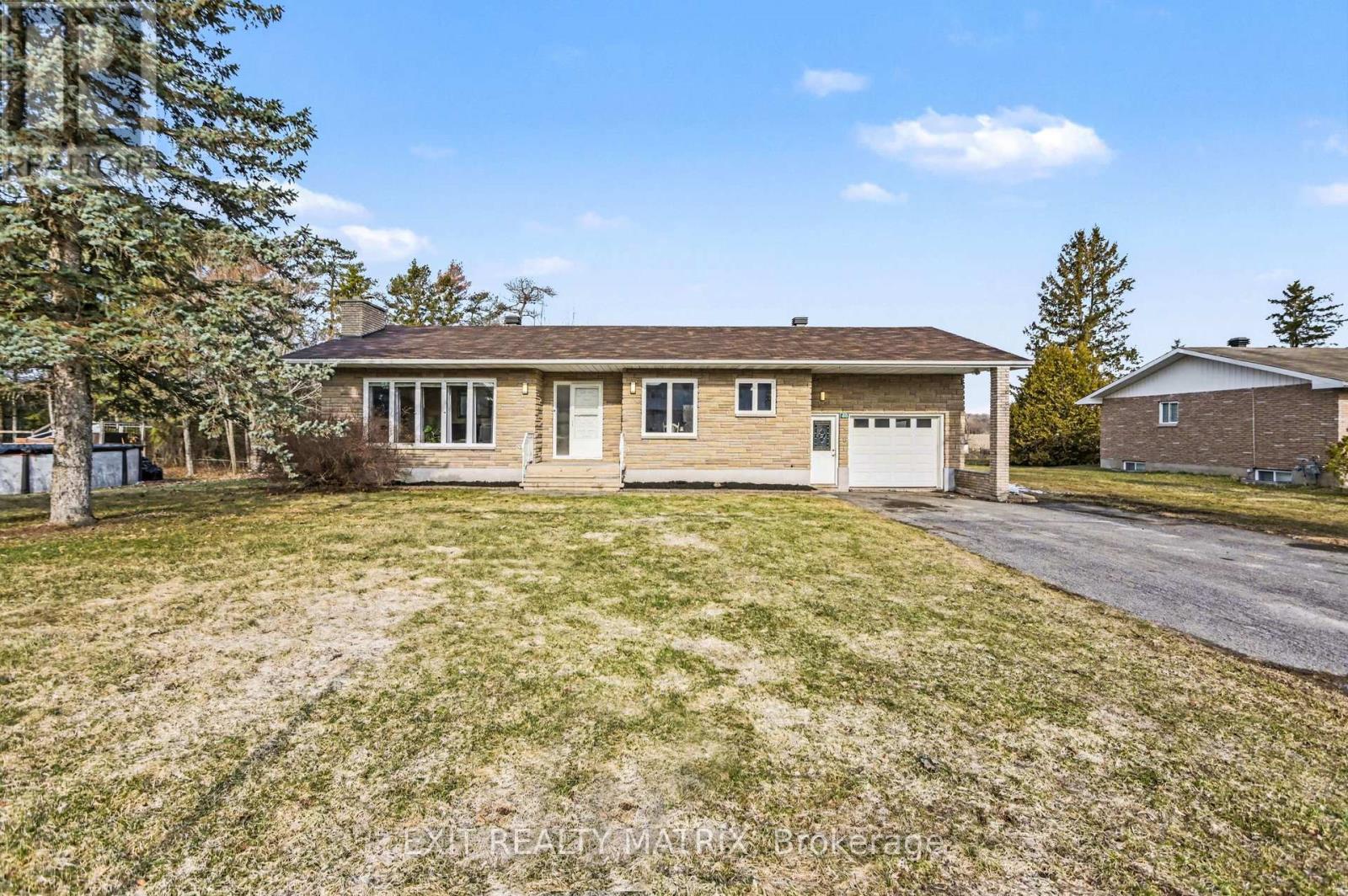 60 CHARLES STREET, north stormont, Ontario