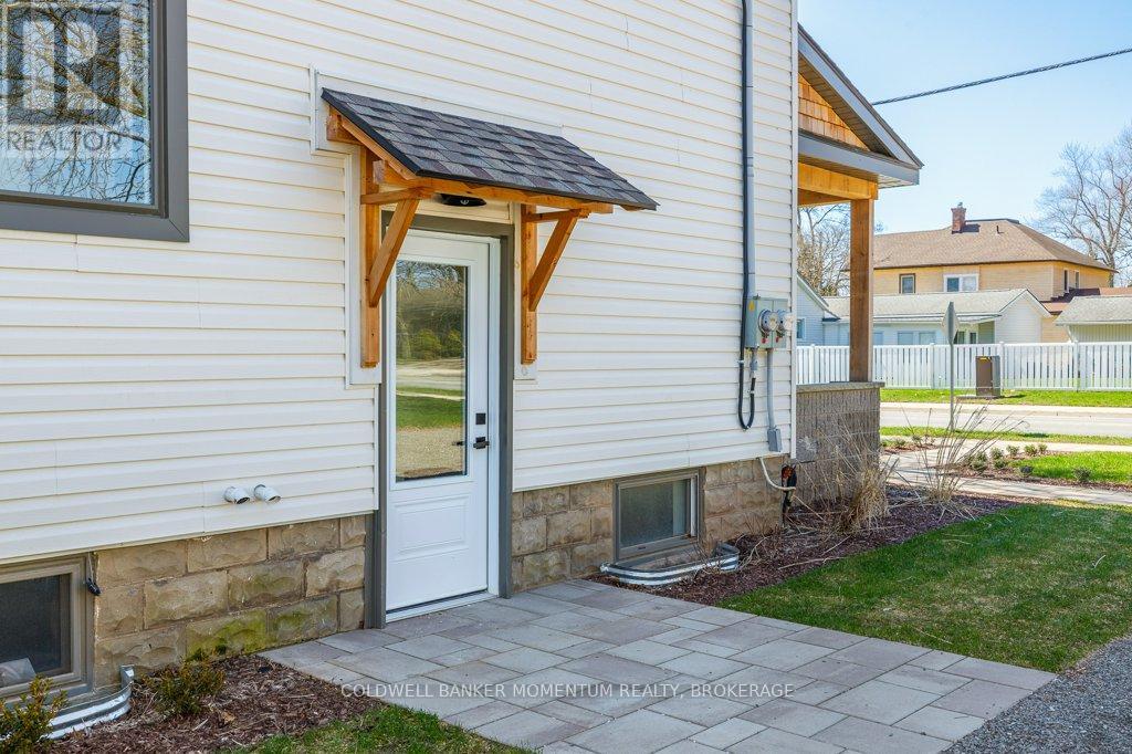 1105 Haist Street, Pelham, Ontario  L0S 1E2 - Photo 34 - X12992542