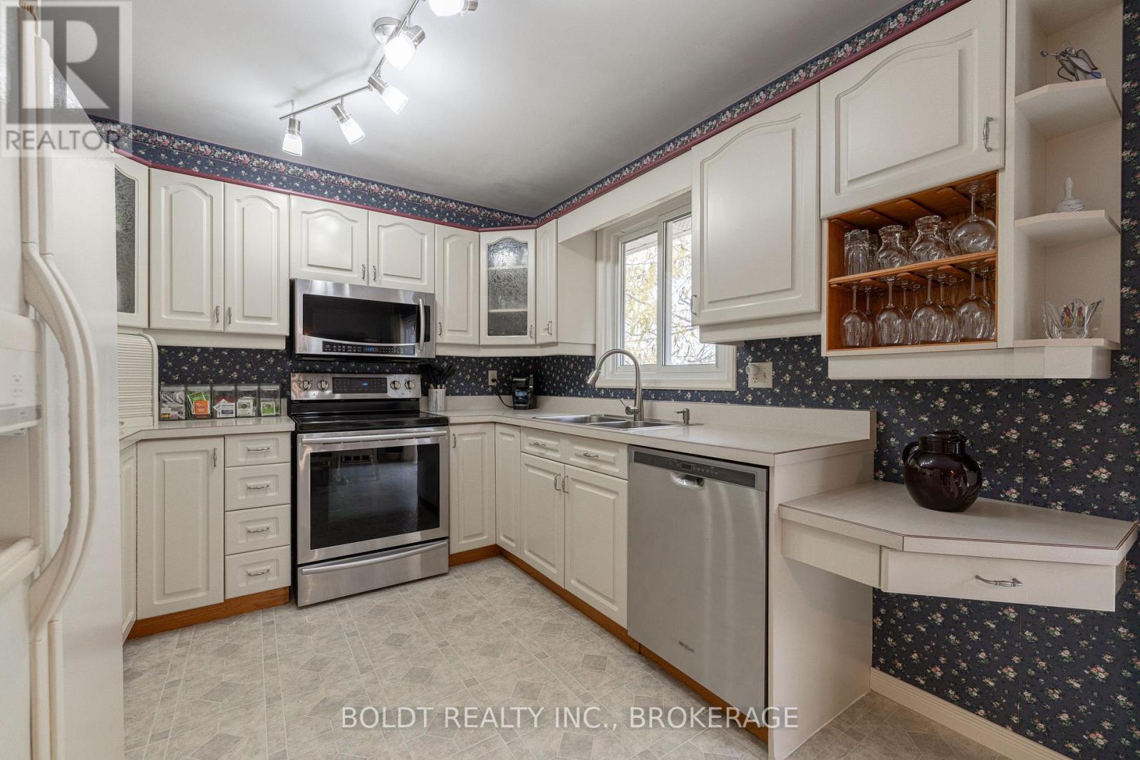 48 Homestead Drive, Niagara-On-The-Lake, Ontario  L0S 1J0 - Photo 17 - X12992556