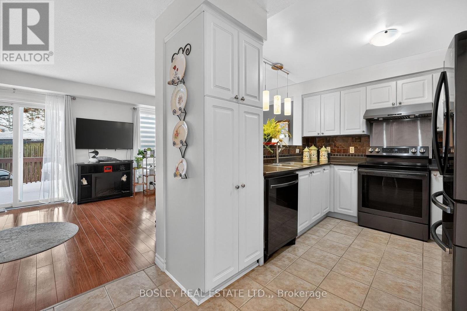 10 - 6263 Valley Way, Niagara Falls, Ontario  L2E 0A1 - Photo 10 - X12992592