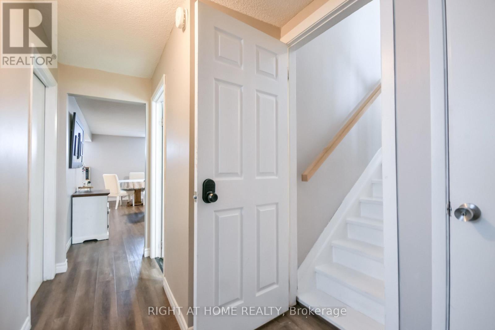 261 Crawford Street, Barrie, Ontario  L4N 6P5 - Photo 30 - S12832700