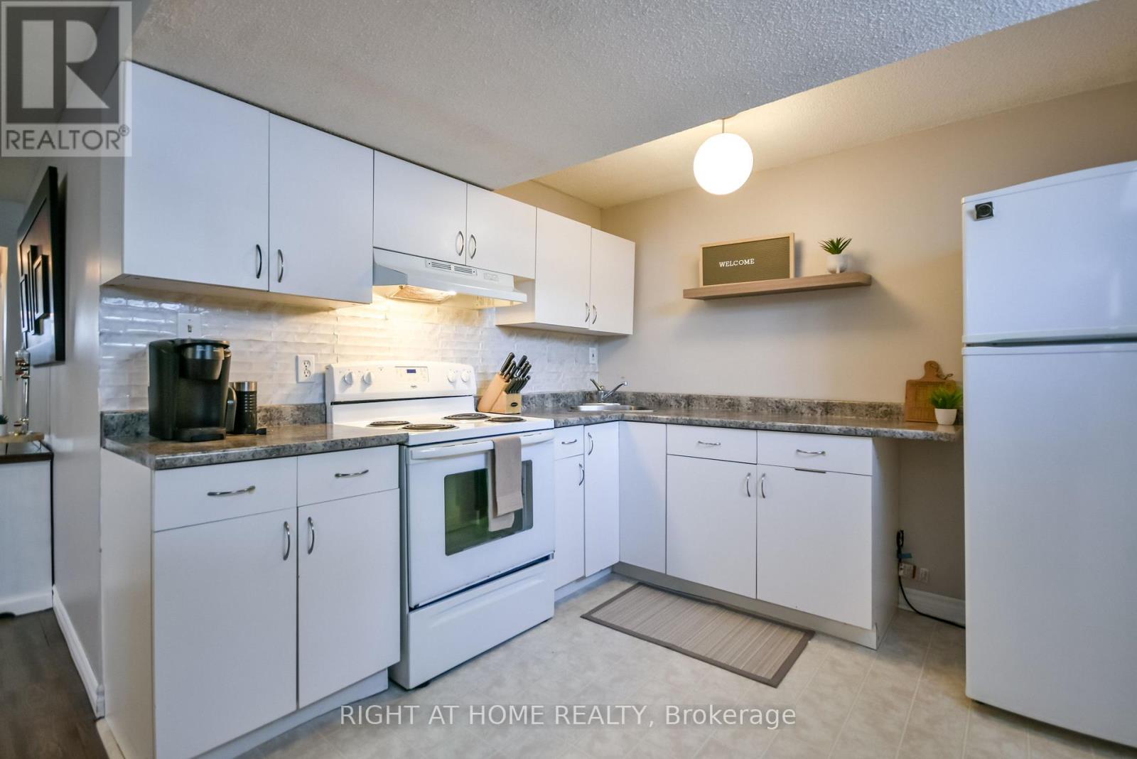 261 Crawford Street, Barrie, Ontario  L4N 6P5 - Photo 37 - S12832700