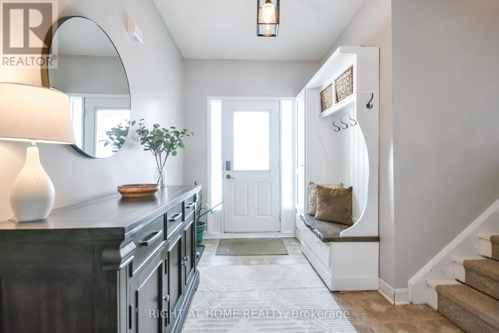 261 Crawford Street, Barrie, Ontario  L4N 6P5 - Photo 4 - S12832700