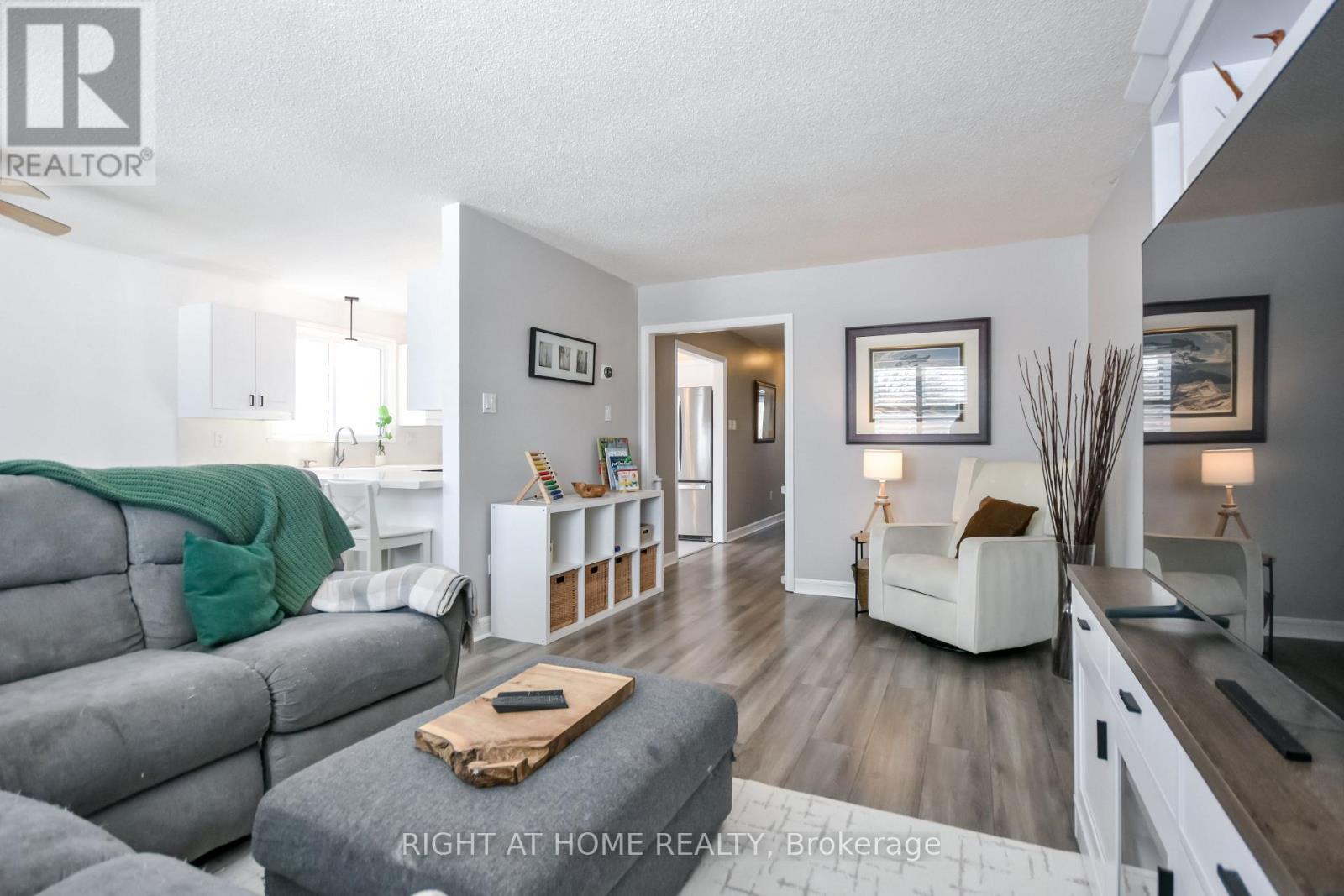 261 Crawford Street, Barrie, Ontario  L4N 6P5 - Photo 8 - S12832700