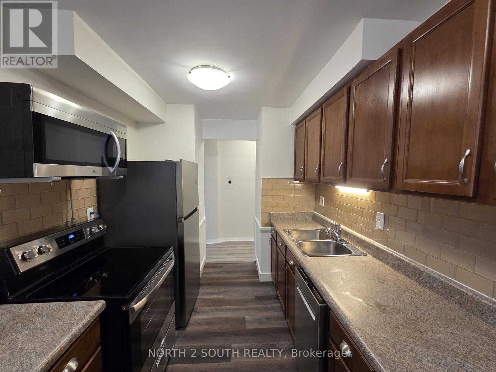 210 - 707 Eglinton Avenue W, Toronto, Ontario M5N 1C8 - Photo 10 - C12992372