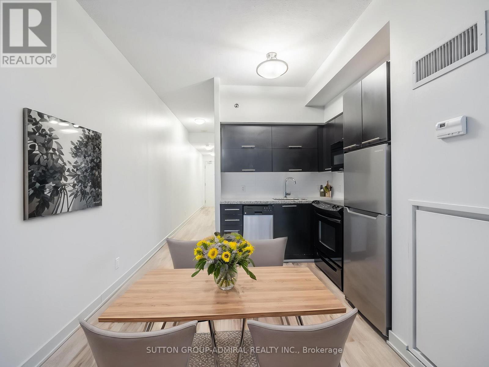 718 - 21 Nelson Street, Toronto, Ontario  M5V 3H9 - Photo 5 - C12992538