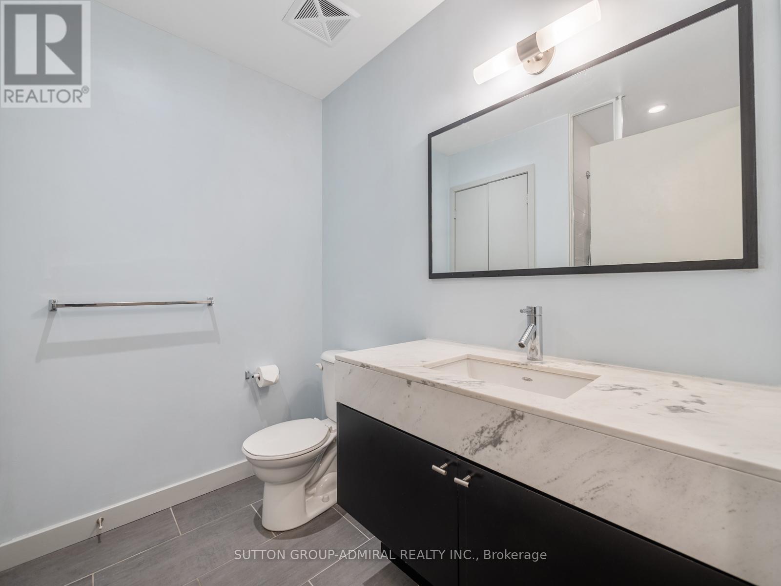 718 - 21 Nelson Street, Toronto, Ontario  M5V 3H9 - Photo 7 - C12992538