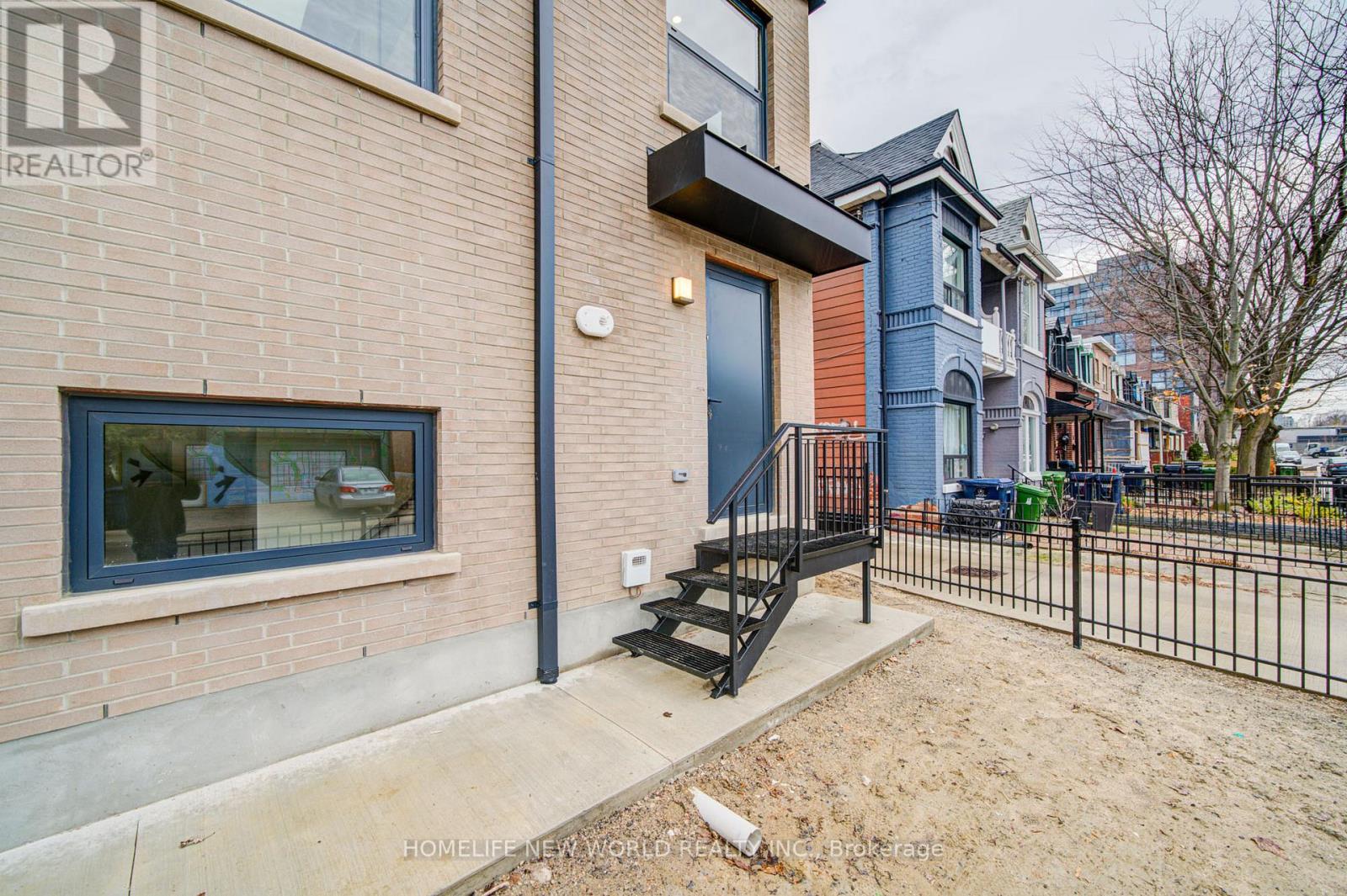 Unit 6 - 78 Gladstone Avenue, Toronto, Ontario  M6J 3K8 - Photo 3 - C12992558