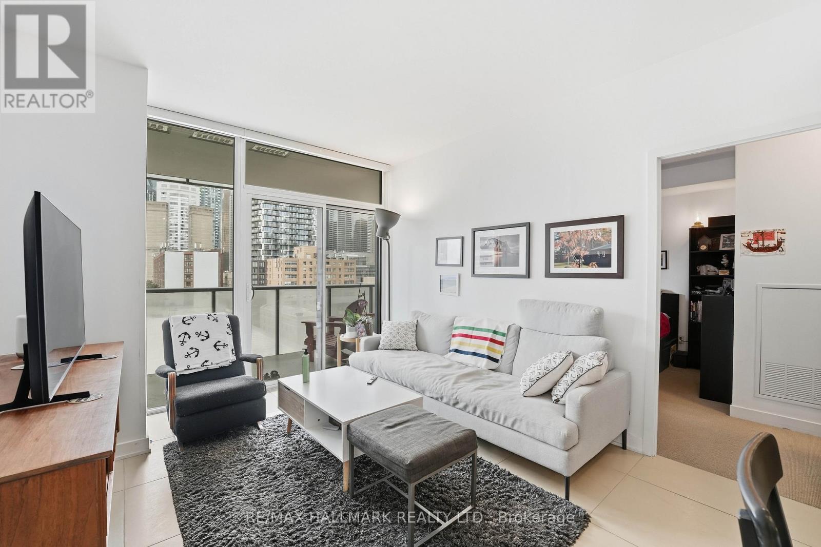 915 - 1 MARKET STREET, Toronto, Ontario