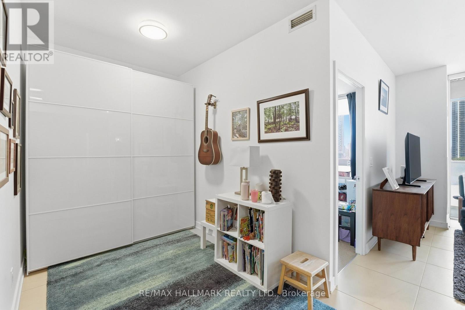 915 - 1 Market Street, Toronto, Ontario  M5E 0A2 - Photo 4 - C12992628