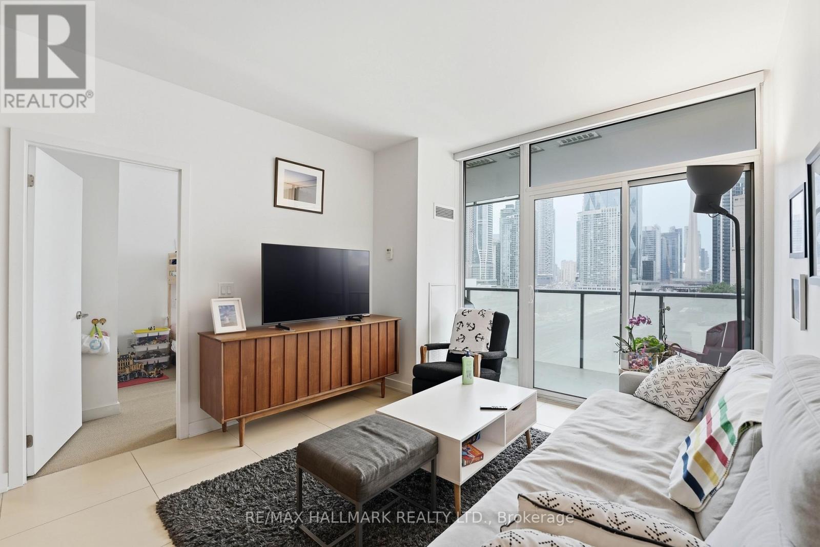 915 - 1 Market Street, Toronto, Ontario  M5E 0A2 - Photo 5 - C12992628