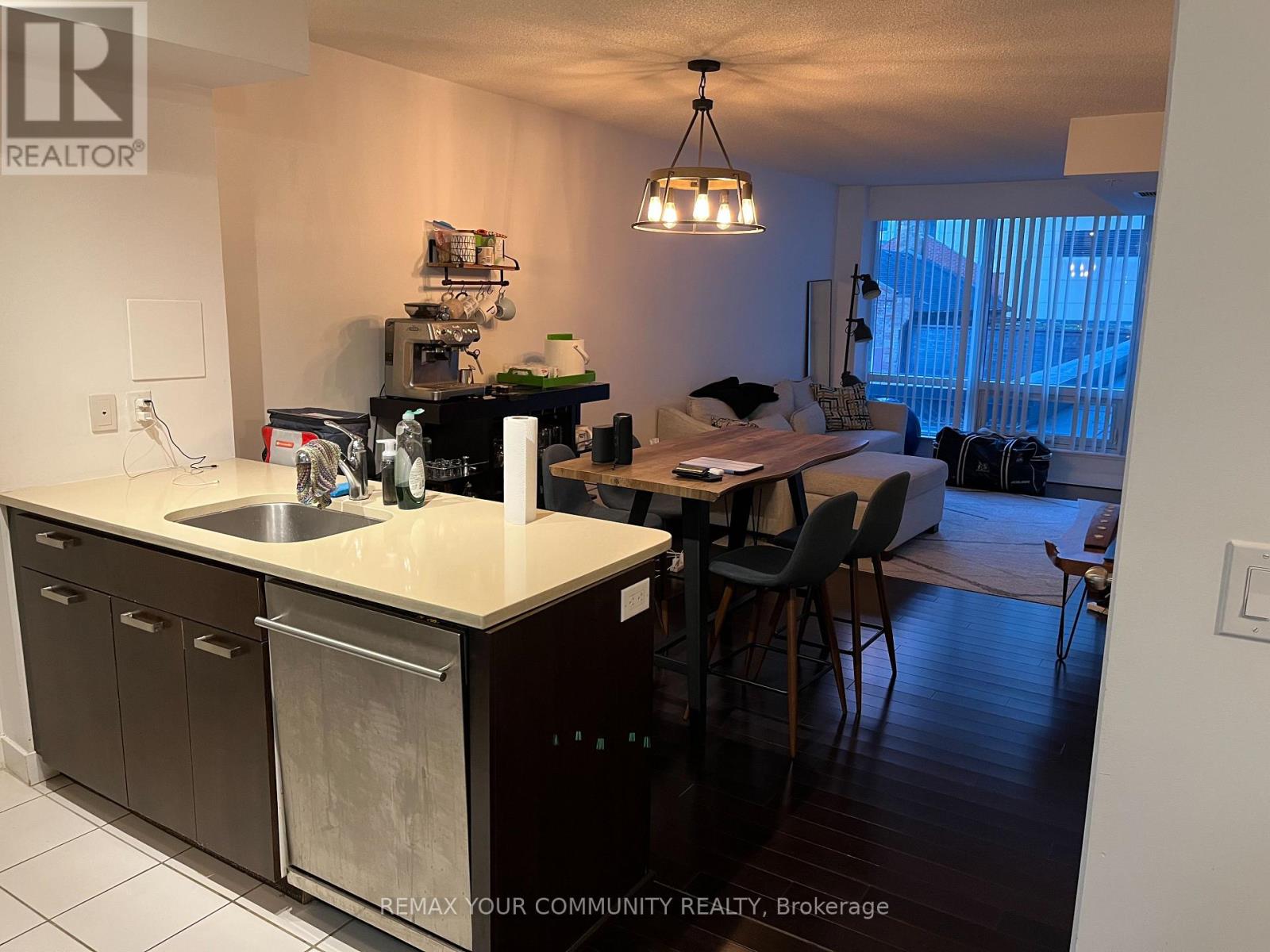 209 - 295 Adelaide Street W, Toronto, Ontario  M5V 0L4 - Photo 3 - C12992732