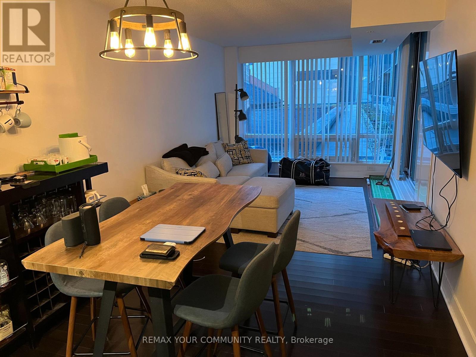 209 - 295 Adelaide Street W, Toronto, Ontario  M5V 0L4 - Photo 4 - C12992732