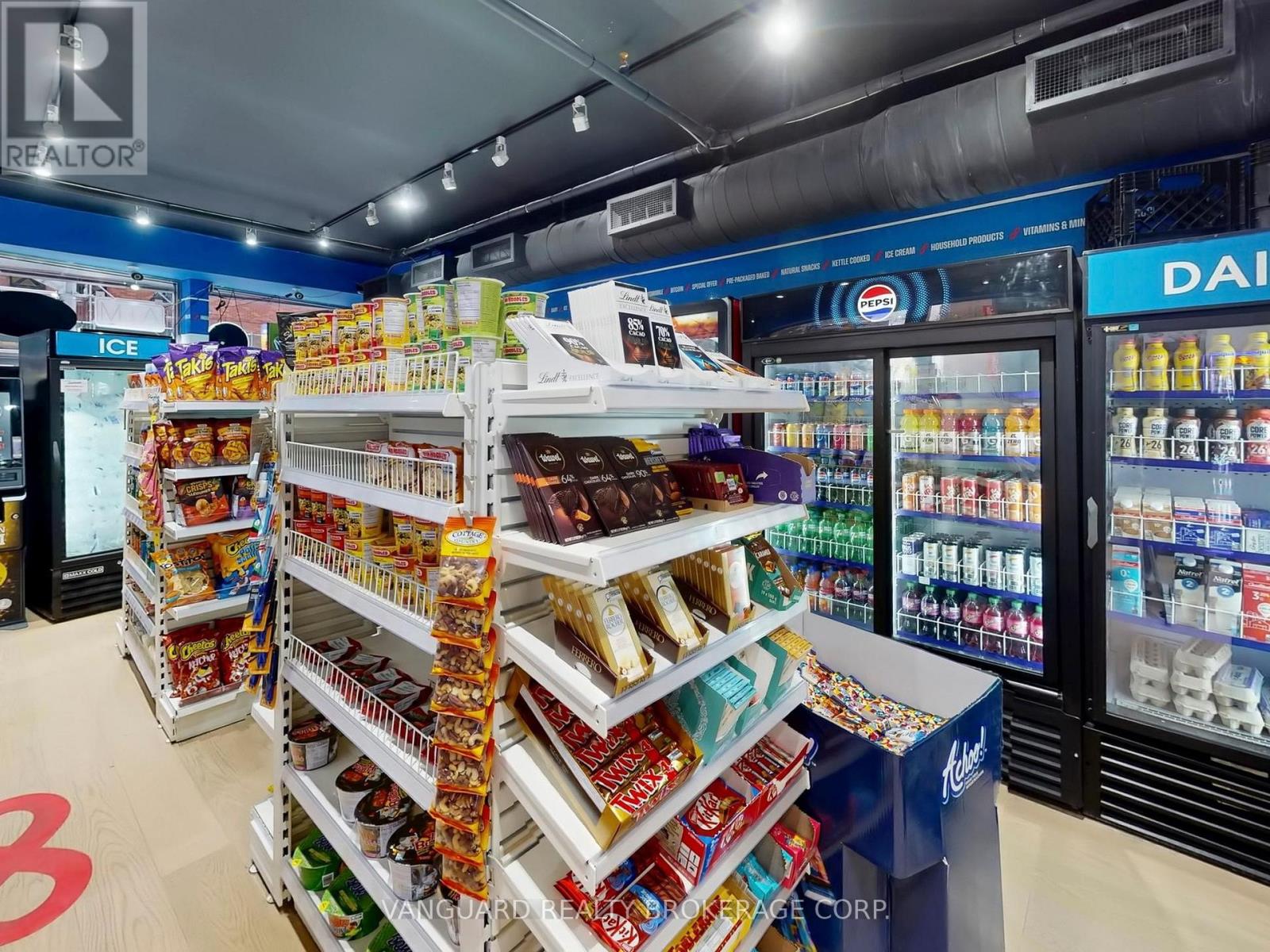 107, 108 & 1010 - 1 Yorkville Avenue, Toronto, Ontario M4W 1L1 - Photo 37 - C12992750