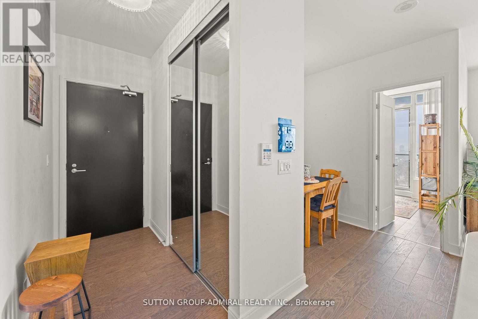 2106 - 825 Church Street, Toronto, Ontario  M4W 3Z4 - Photo 2 - C12992790