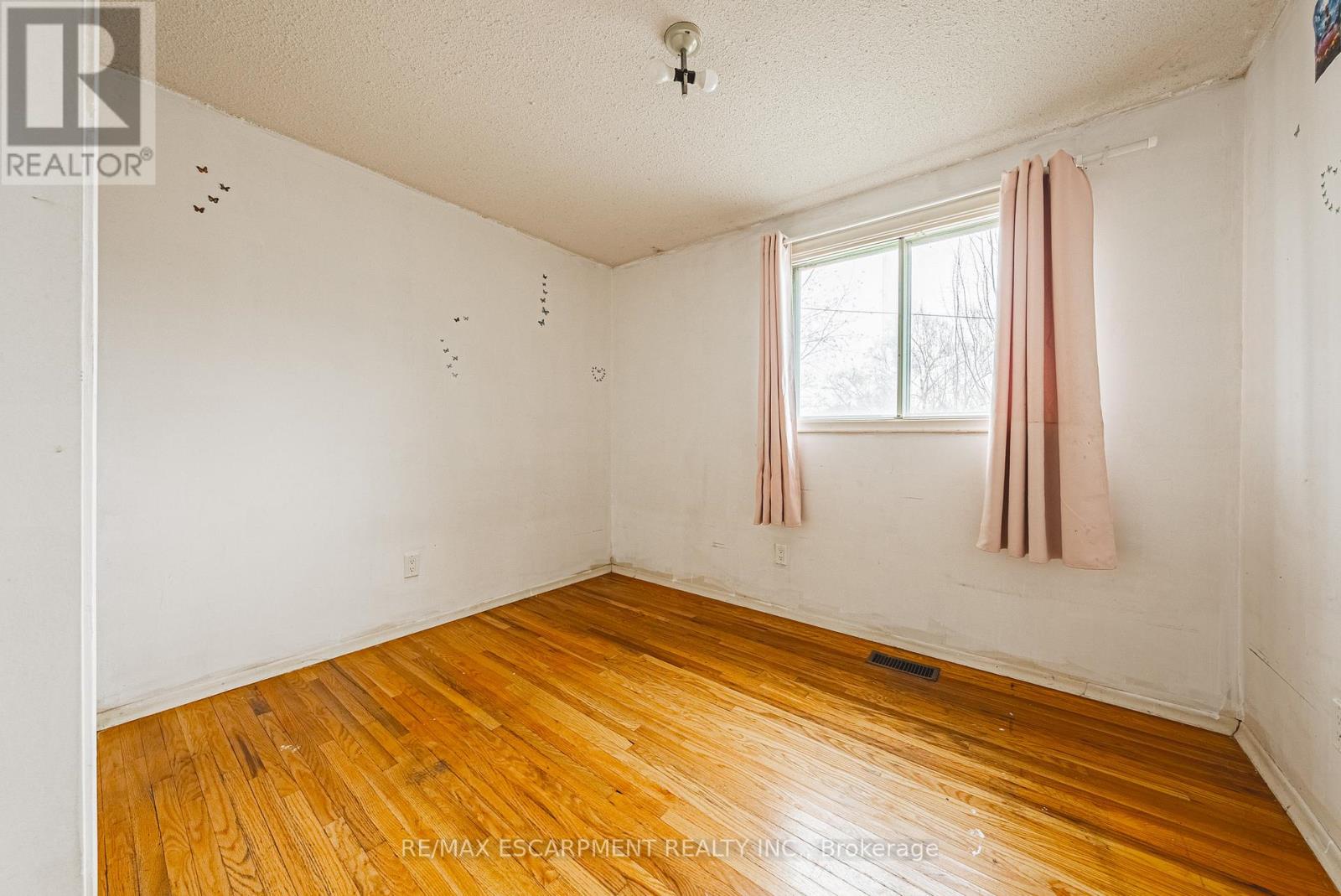 27 Glenview Court, Hamilton, Ontario  L9C 6H7 - Photo 14 - X12888338