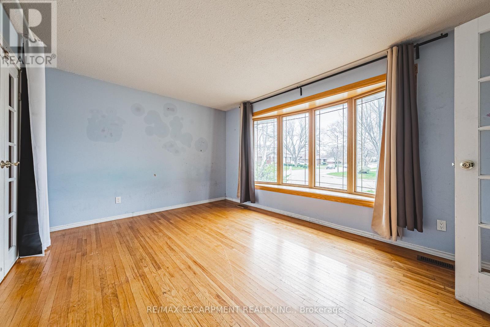 27 Glenview Court, Hamilton, Ontario  L9C 6H7 - Photo 5 - X12888338