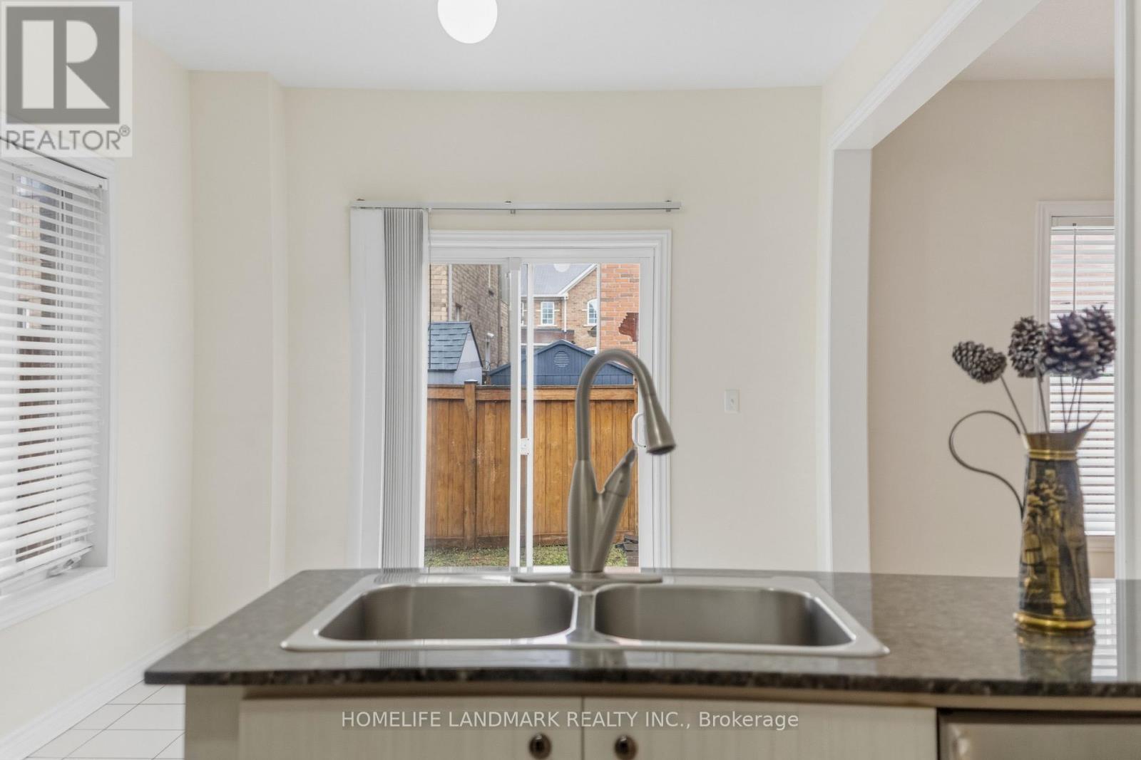 1712 Carousel Drive, Pickering, Ontario  L1X 0C1 - Photo 10 - E12992526