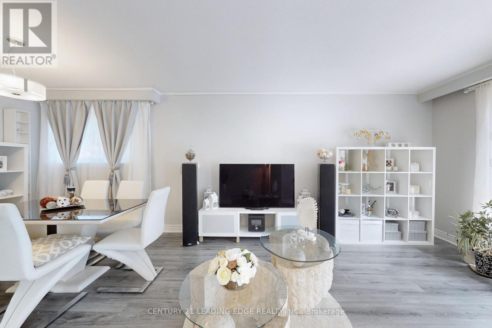 46 Budworth Drive, Toronto, Ontario  M1E 3H9 - Photo 4 - E12992576