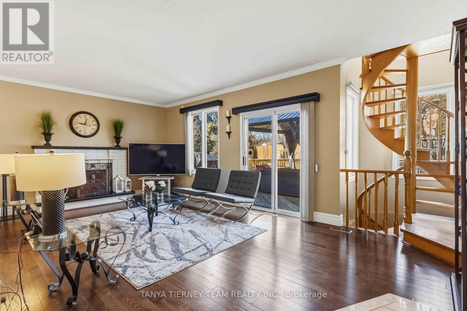 50 Lipton Crescent, Whitby, Ontario  L1R 1W7 - Photo 11 - E12992722