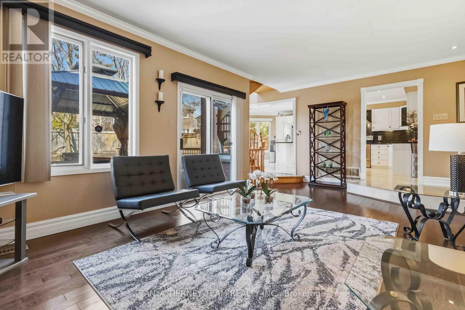 50 Lipton Crescent, Whitby, Ontario  L1R 1W7 - Photo 13 - E12992722