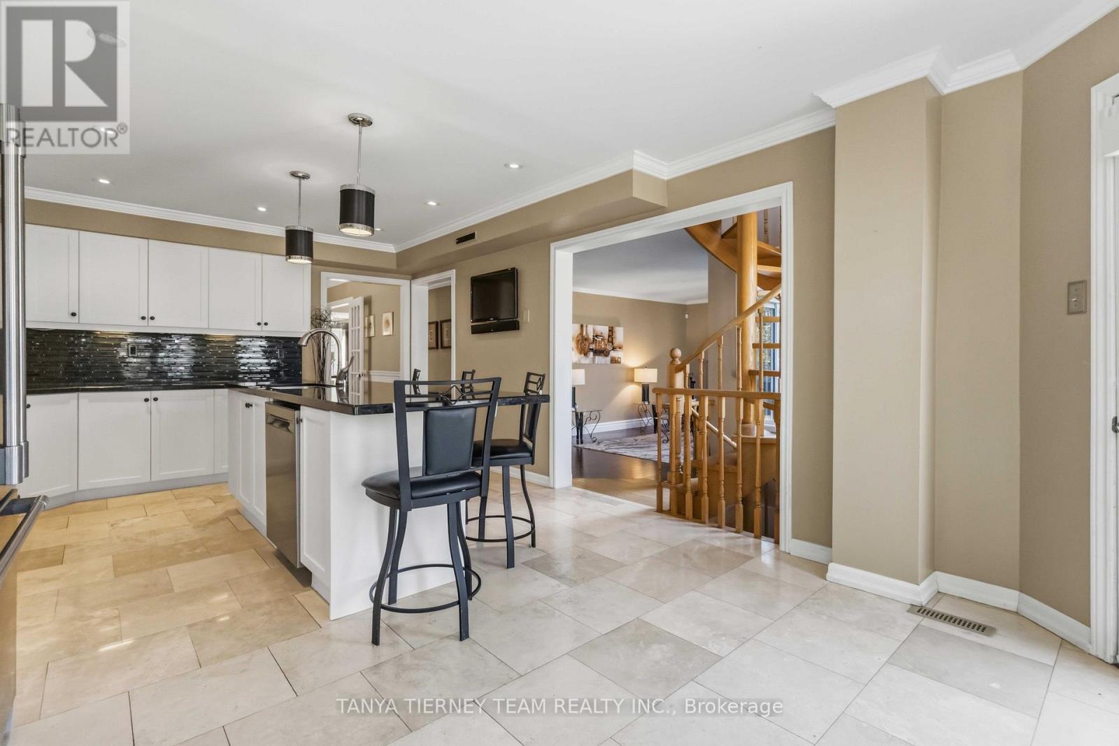 50 Lipton Crescent, Whitby, Ontario  L1R 1W7 - Photo 15 - E12992722