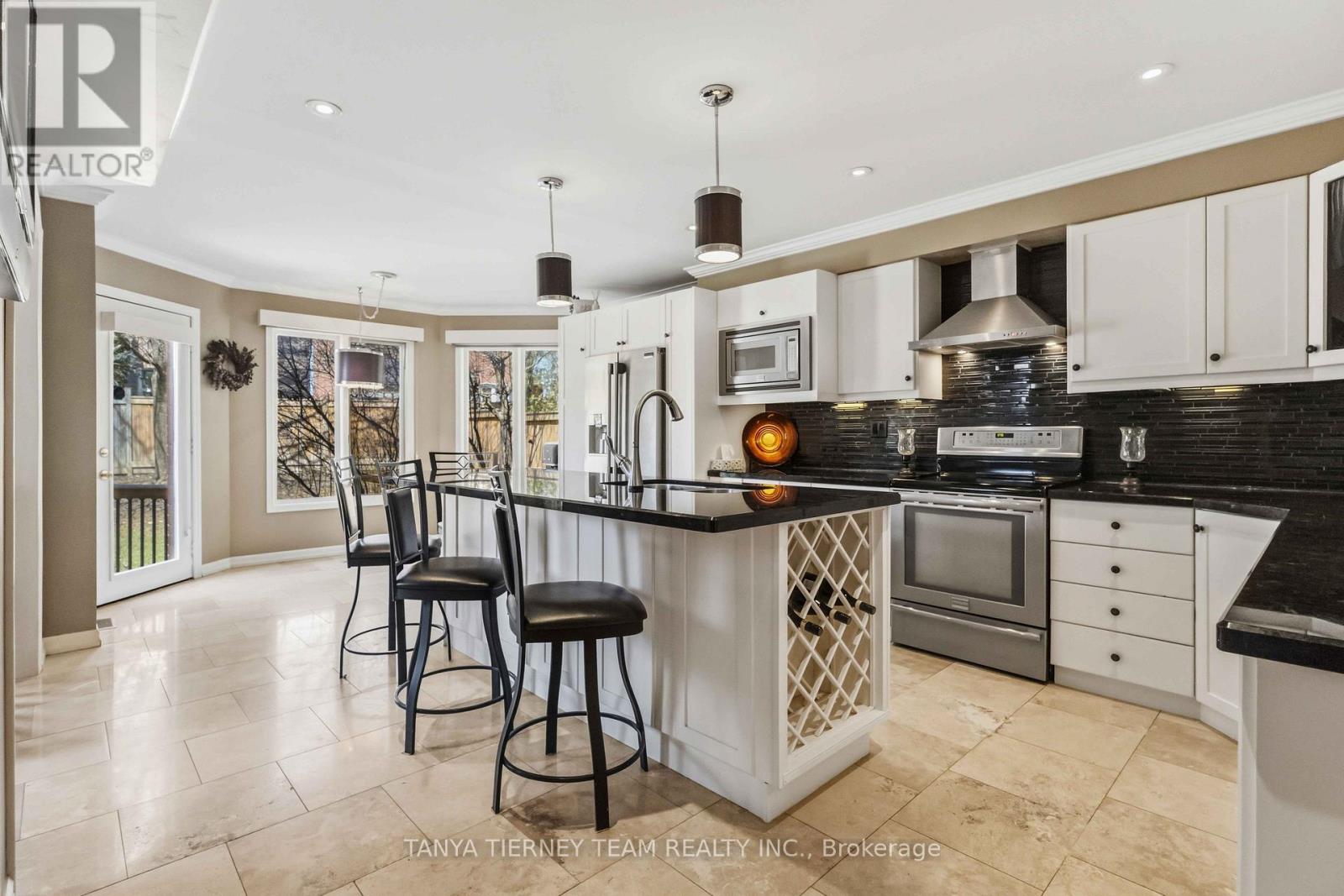 50 Lipton Crescent, Whitby, Ontario  L1R 1W7 - Photo 17 - E12992722