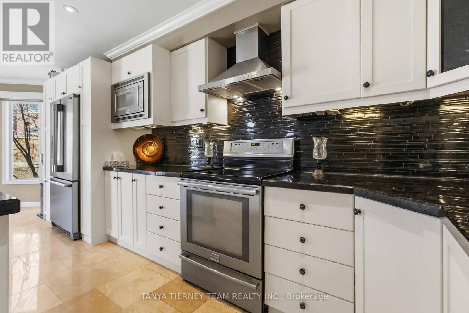 50 Lipton Crescent, Whitby, Ontario  L1R 1W7 - Photo 19 - E12992722