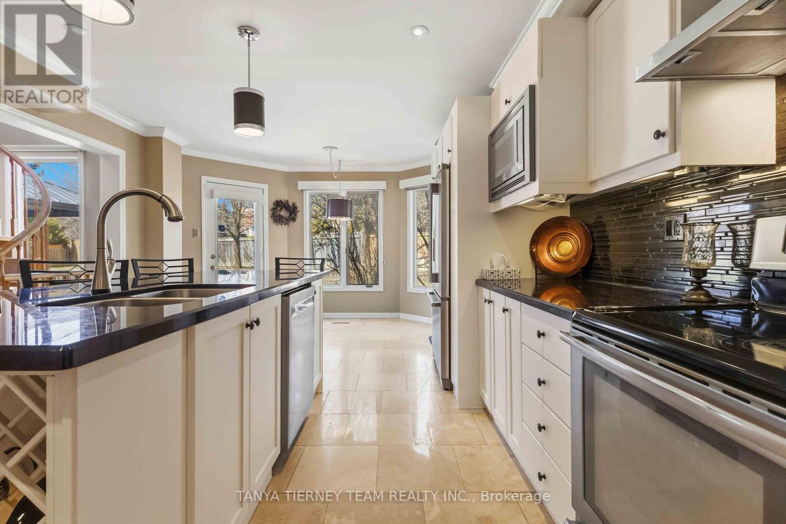 50 Lipton Crescent, Whitby, Ontario  L1R 1W7 - Photo 20 - E12992722