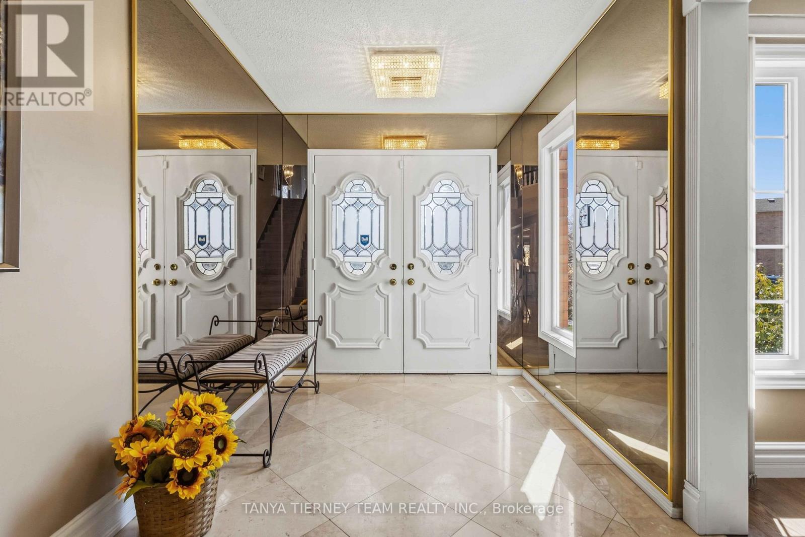 50 Lipton Crescent, Whitby, Ontario  L1R 1W7 - Photo 5 - E12992722